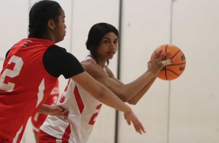 Etiwanda girls Mykelle Richards feature photos by John Murphy March 2023031020233086